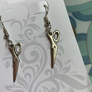 Cutest miniature Scissor Earrings silver NWT they don’t open but omygosh adorbs